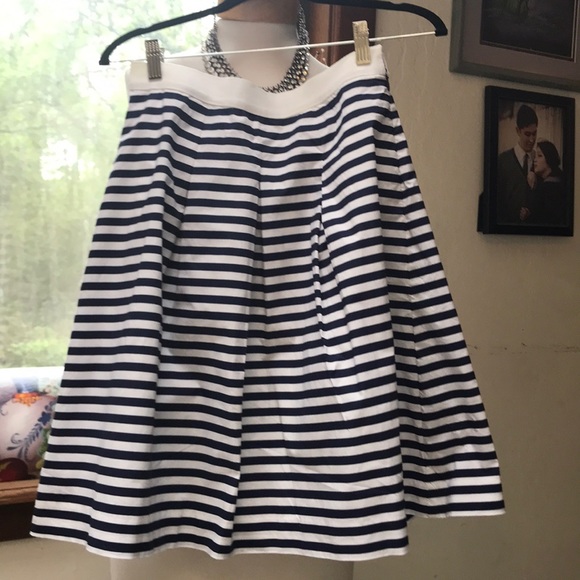 Ann Taylor “loft” poplin skirt - Picture 2 of 5